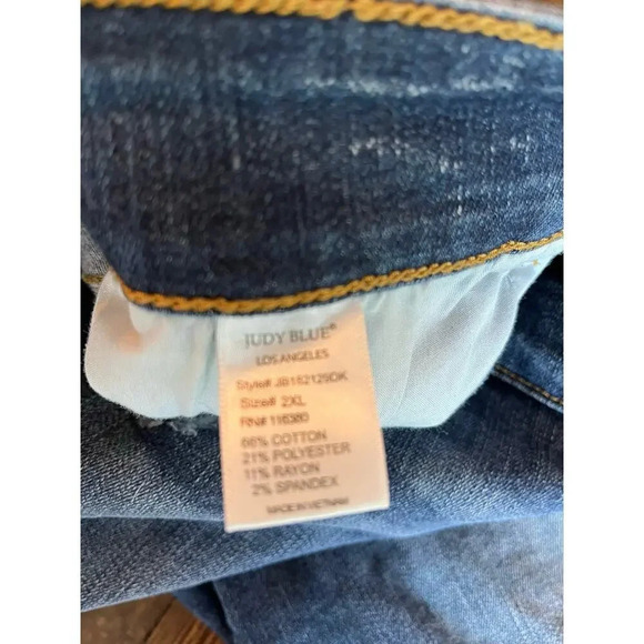 Judy Blue Jean Shorts Women 2XL Denim Raw Hem Distress Coastal Cowgirl Vacation - Picture 12 of 14